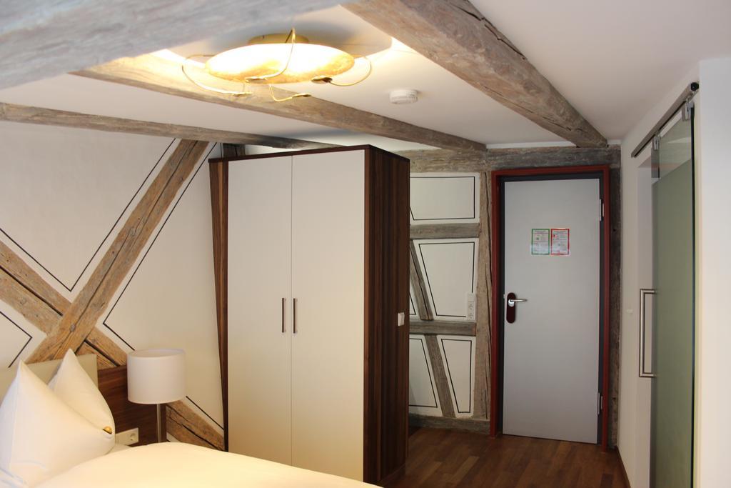 Hotel Schmales Haus Ulm Zimmer foto